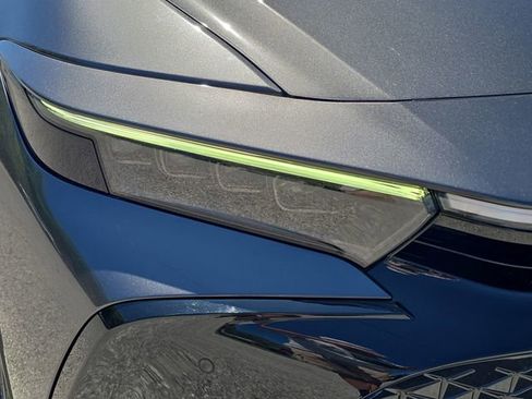 Used 2023 Toyota Crown Limited image 7