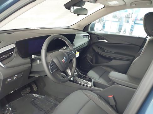 Used 2025 Buick Encore GX Preferred image 2