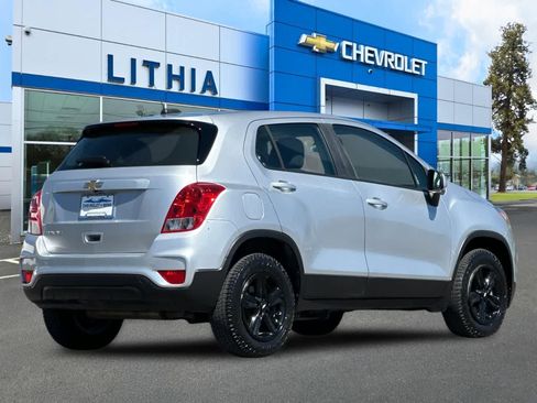 Used 2018 Chevrolet Trax LS AWD/4WD image 2