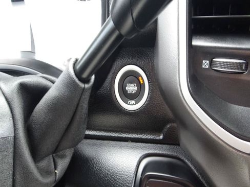 Certified 2026 RAM 2500 Big Horn AWD/4WD image 27