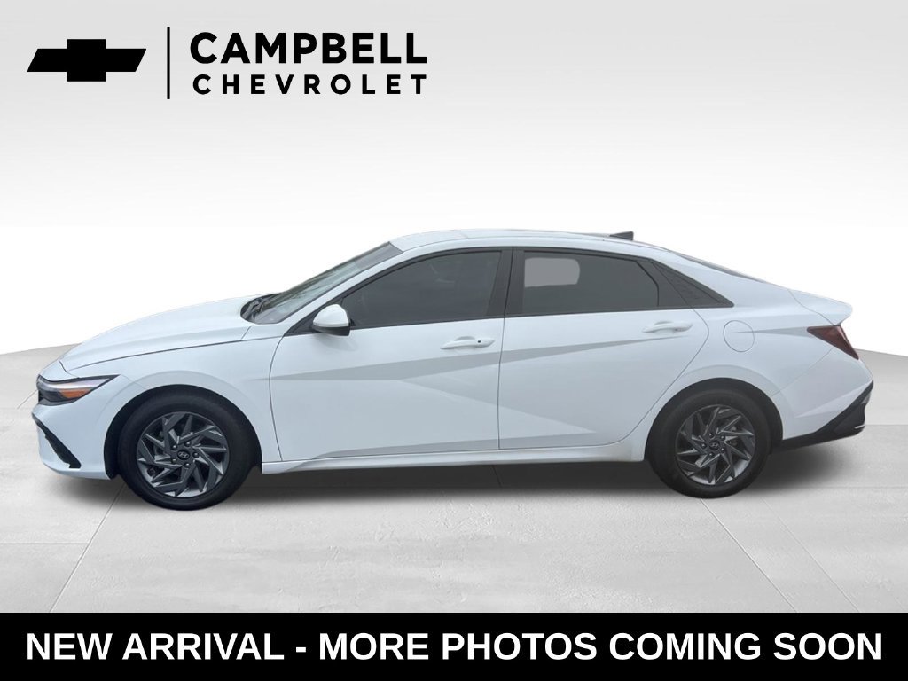 Used 2024 Hyundai Elantra SEL FWD image 2