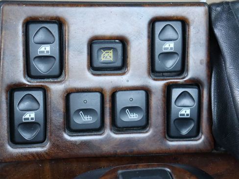 Used 2004 Land Rover Discovery SE image 24