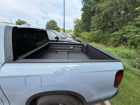 Used 2026 Honda Ridgeline Black Edition image 8
