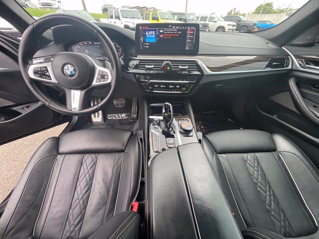 Used 2021 BMW M550i xDrive w/ Dynamic Handling Package AWD/4WD image 3