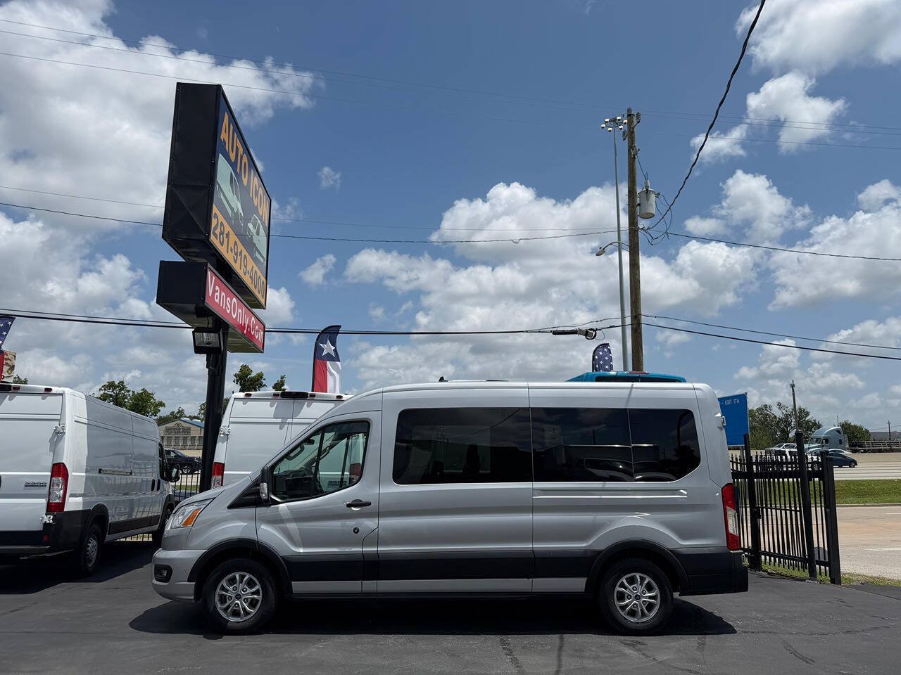 Used 2021 Ford Transit 350 XLT RWD image 4