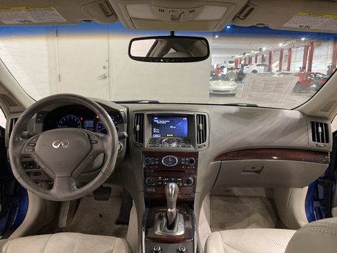 Used 2010 INFINITI G37 Journey w/ Premium Pkg image 11