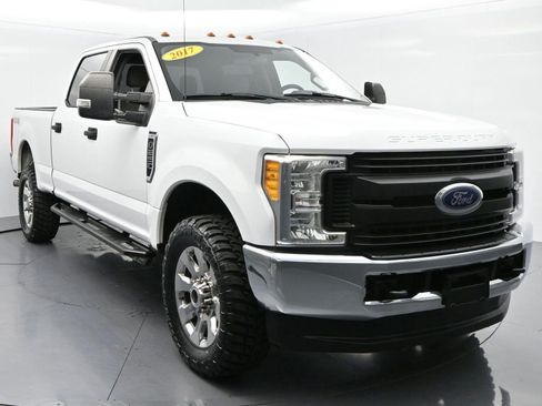 Used 2017 Ford F250 XL w/ Power Equipment Group AWD/4WD image 2