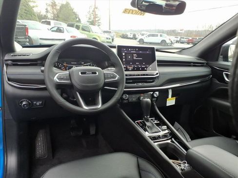New 2026 Jeep Compass Latitude image 11