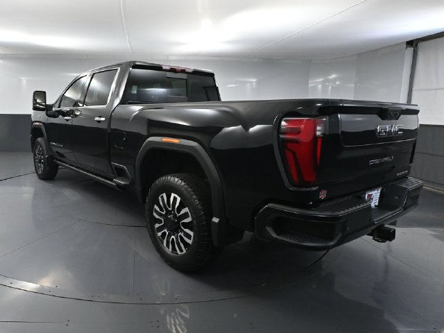 Used 2024 GMC Sierra 3500 Denali Ultimate AWD/4WD image 6