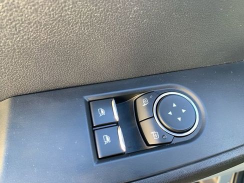 Used 2024 Ford F550 4x4 Regular Cab Super Duty image 31