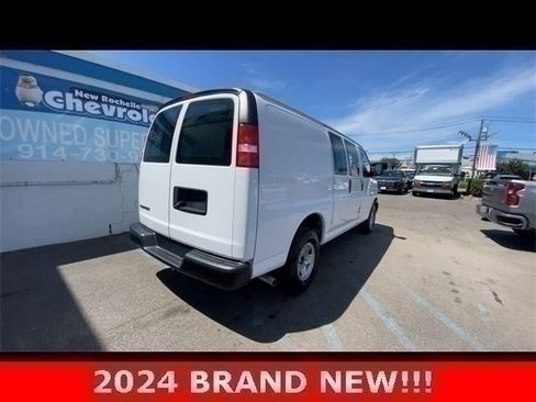 Used 2024 Chevrolet Express 2500 w/ Driver Convenience Package image 9