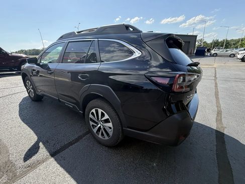 Used 2023 Subaru Outback Premium AWD/4WD image 14
