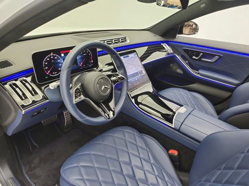 Used 2025 Mercedes-Benz S 580 4MATIC Sedan image 12