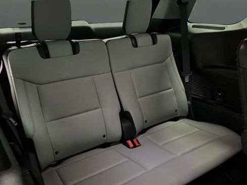 Used 2021 Ford Explorer XLT w/ XLT Sport Appearance Package image 26