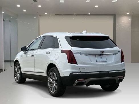 Used 2024 Cadillac XT5 Premium Luxury w/ Technology Package AWD/4WD image 3