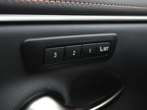 Used 2025 Lexus ES 350 w/ Technology Package FWD image 4