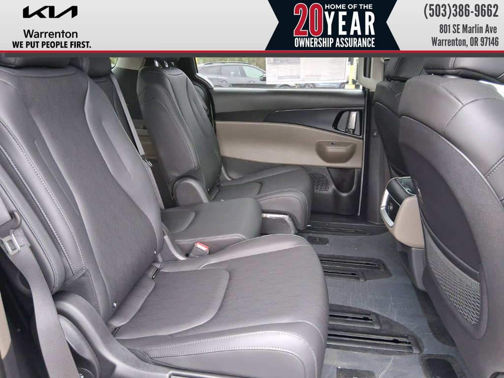 New 2027 Kia Carnival LXS FWD image 13