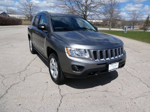 Used 2013 Jeep Compass Latitude w/ Sun/Sound Group AWD/4WD image 3