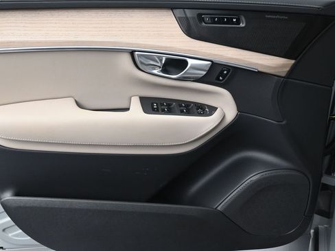 New 2026 Volvo XC90 B6 Plus w/ Protection Package Premier AWD/4WD image 10