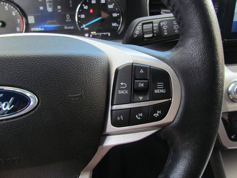 Used 2022 Ford Explorer XLT w/ Equipment Group 202A RWD image 17