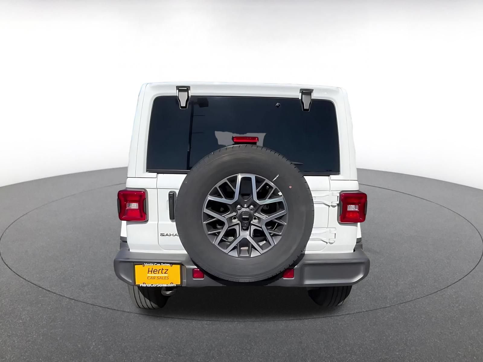 Used 2025 Jeep Wrangler Unlimited Sahara AWD/4WD image 12