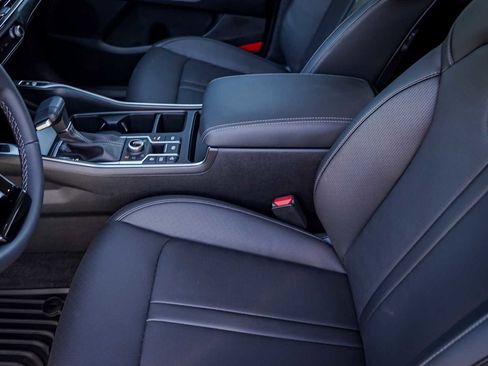 Certified 2025 Kia Sorento EX w/ Panoramic Sunroof Package image 10