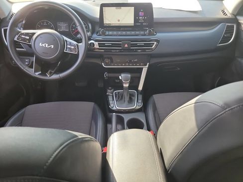 Used 2023 Kia Seltos S w/ Navigation Package FWD image 14