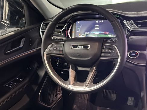 Used 2023 Jeep Grand Cherokee 4WD 4xe image 26