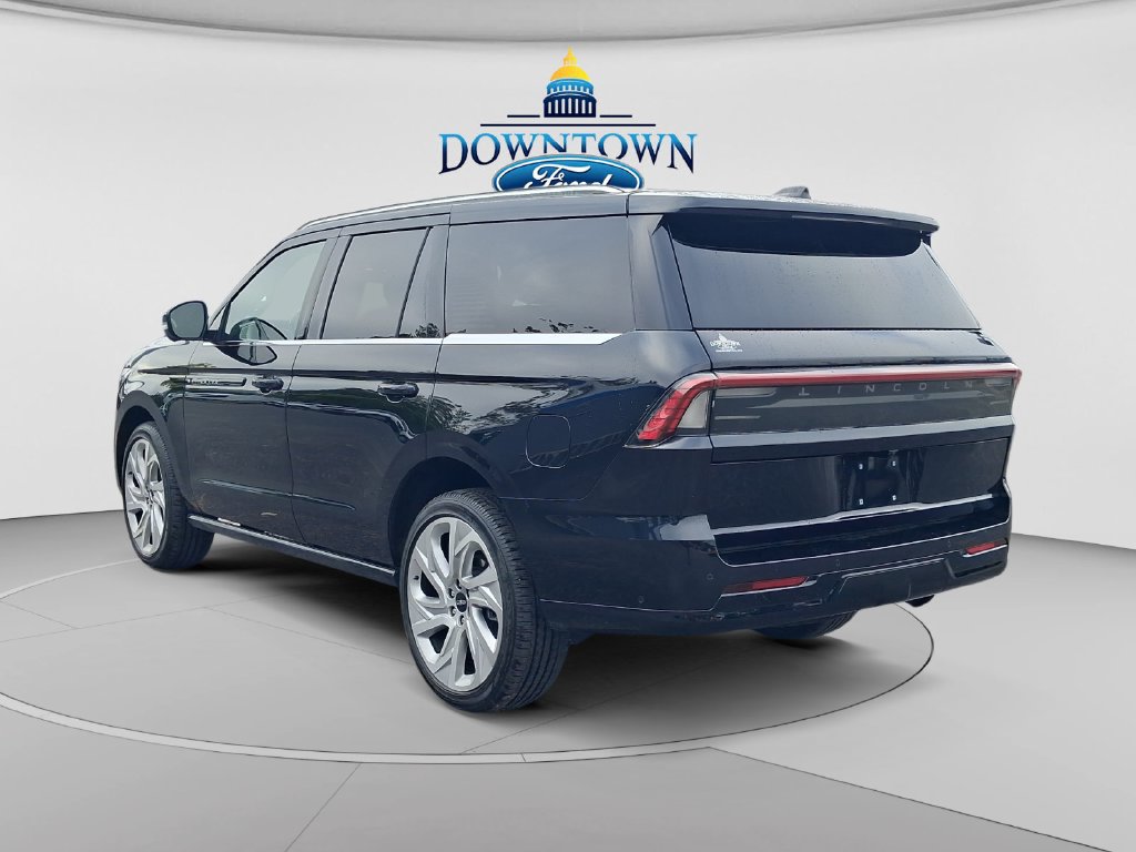 Used 2025 Lincoln Navigator Black Label AWD/4WD image 5