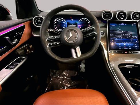 Used 2024 Mercedes-Benz GLC 300 4MATIC image 6
