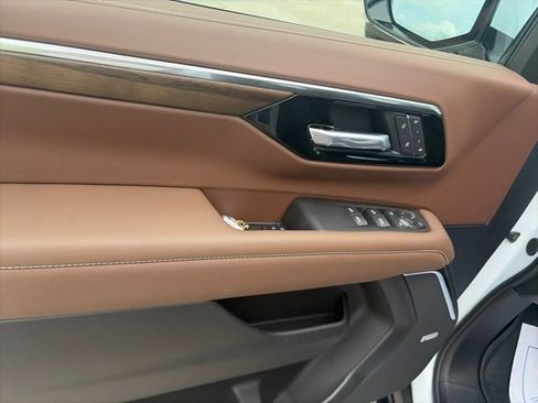 New 2026 Chevrolet Tahoe High Country AWD/4WD image 18