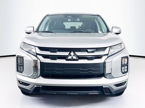 Used 2024 Mitsubishi Outlander Sport SE image 2