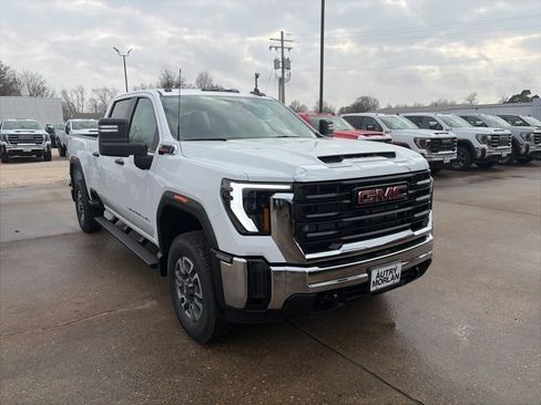 New 2026 GMC Sierra 3500 Pro image 8