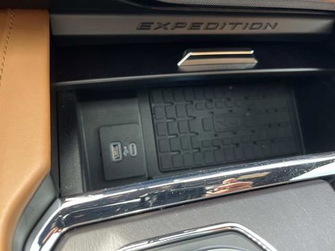 Used 2022 Ford Expedition Max Platinum RWD image 42
