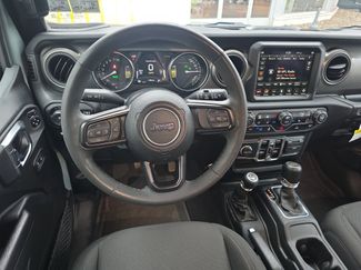 Used 2023 Jeep Wrangler Unlimited w/ Sun & Screen Package video 4