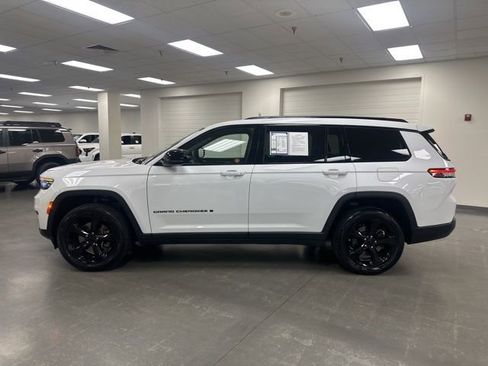 Used 2023 Jeep Grand Cherokee L Laredo AWD/4WD image 4