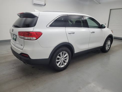 Used 2017 Kia Sorento FWD w/ LX Convenience Package image 10
