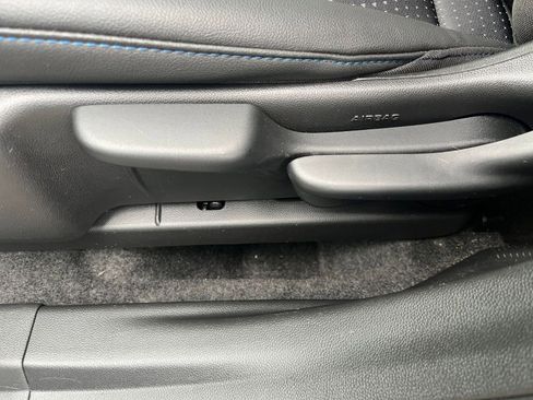 Used 2025 Chevrolet Trax LT image 22