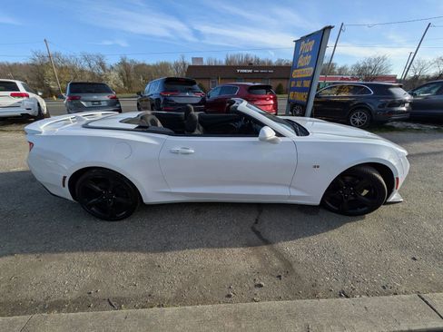 Used 2017 Chevrolet Camaro LT RWD image 7