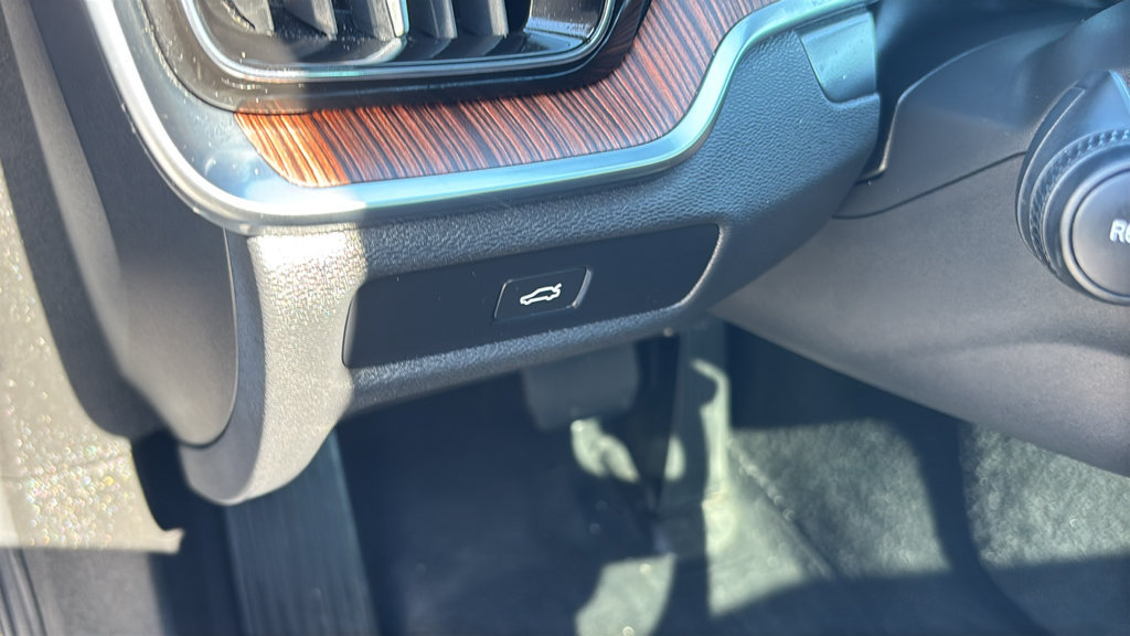 Certified 2024 Volvo S60 B5 Plus AWD/4WD image 14