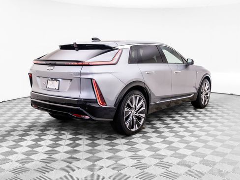 Certified 2025 Cadillac Lyriq Luxury w/ LPO, Floor Liner Package AWD/4WD image 5