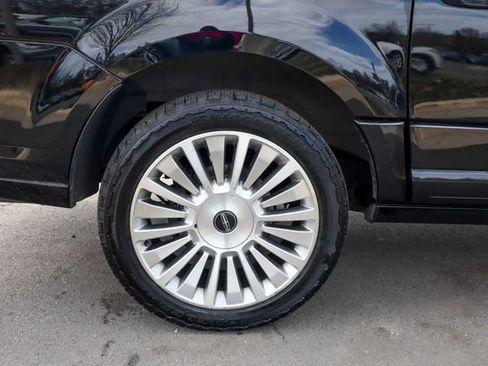 Used 2016 Lincoln Navigator L Reserve image 28