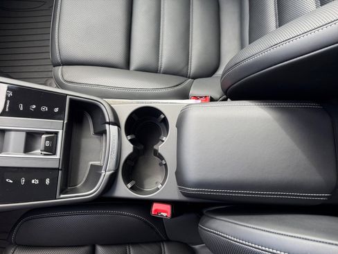 New 2026 Porsche Macan GTS image 18