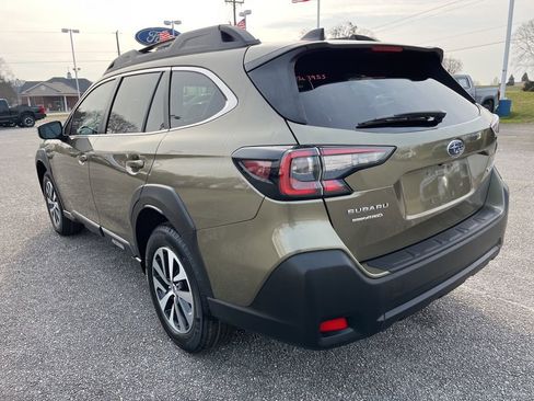 Used 2024 Subaru Outback Premium image 7