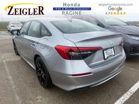 Used 2023 Honda Civic Sport image 4