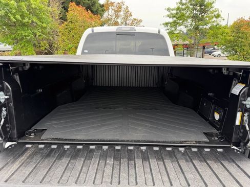 Used 2021 Toyota Tacoma TRD Off-Road AWD/4WD image 10