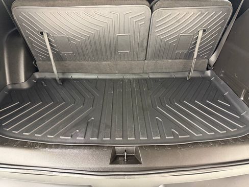 Used 2022 Chevrolet Traverse LT FWD image 75