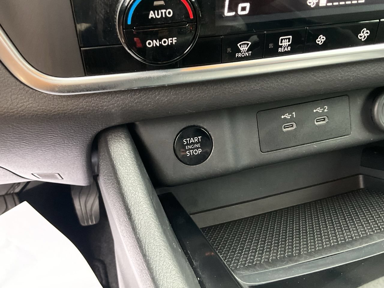Used 2025 Nissan Rogue SV FWD image 29