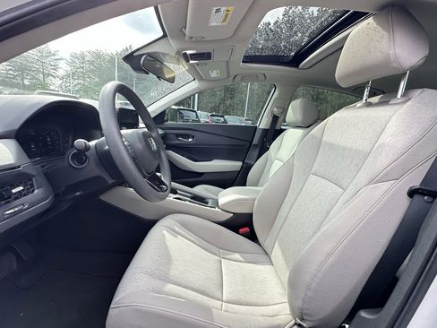 Used 2025 Honda Accord SE image 6