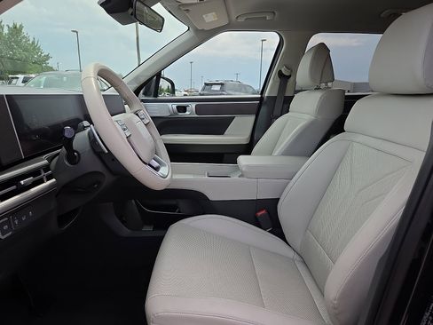 Used 2025 Hyundai Santa Fe SEL FWD image 16